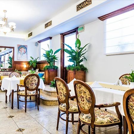 Hotel Pod Zlota Roza Kielce Luaran gambar