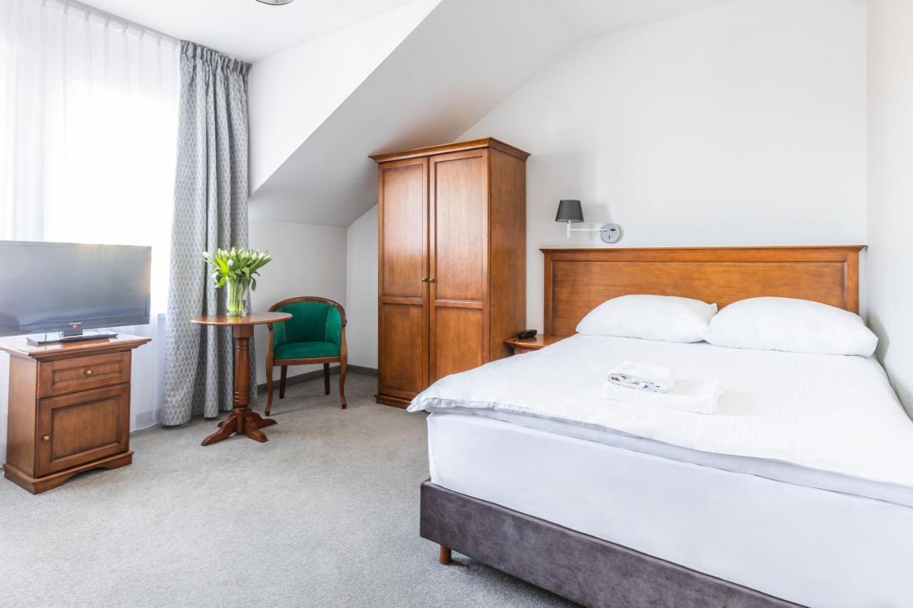 Hotel Pod Zlota Roza Kielce Luaran gambar
