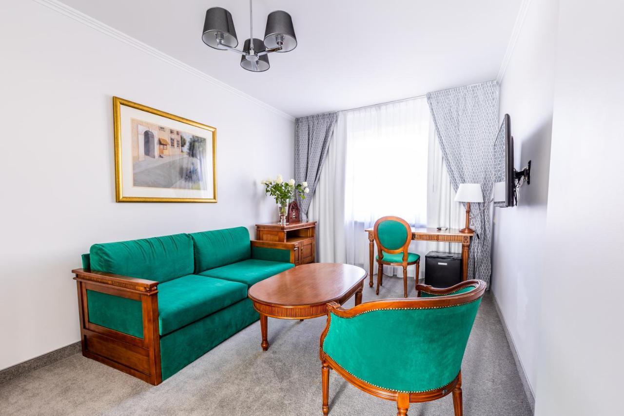 Hotel Pod Zlota Roza Kielce Luaran gambar