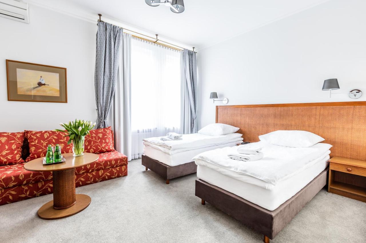 Hotel Pod Zlota Roza Kielce Luaran gambar