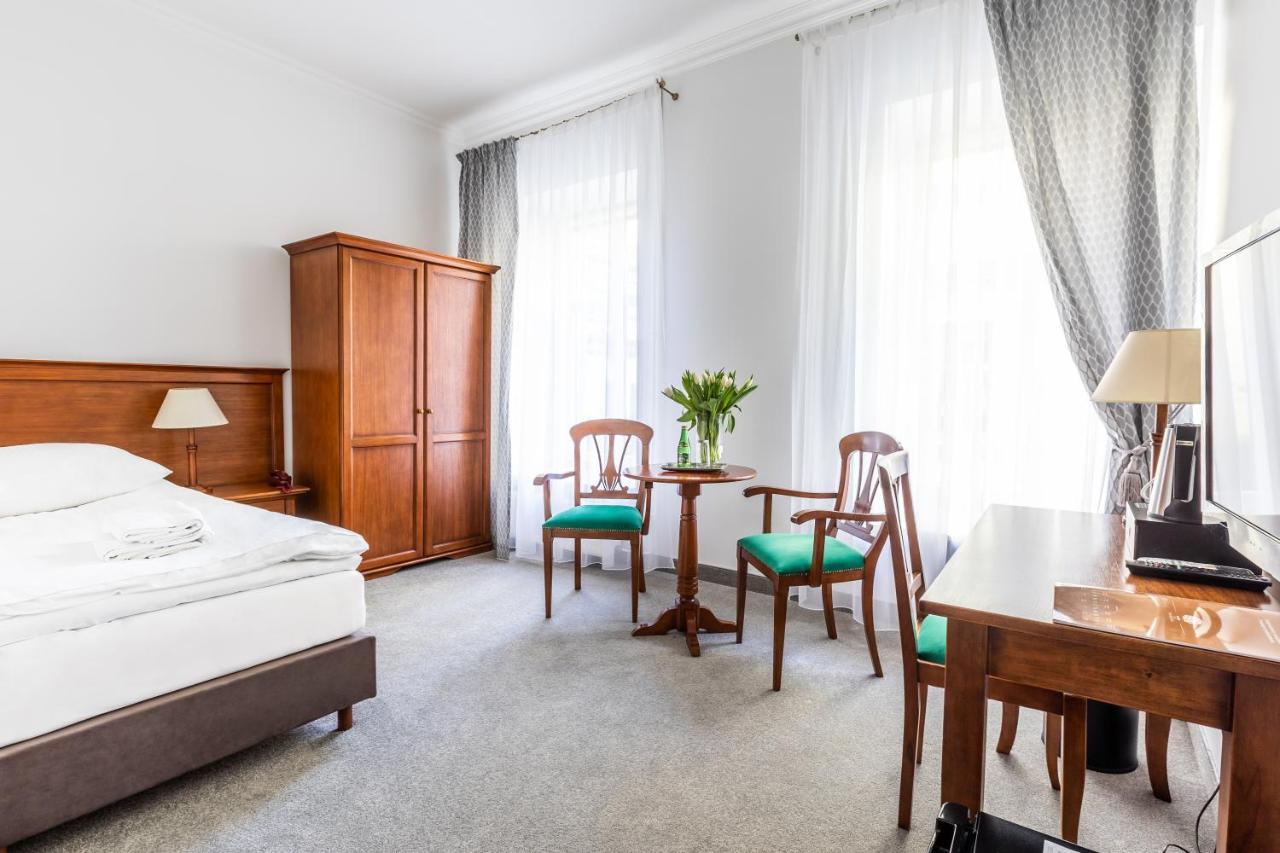 Hotel Pod Zlota Roza Kielce Luaran gambar