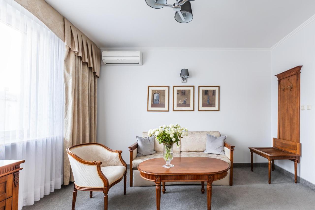 Hotel Pod Zlota Roza Kielce Luaran gambar