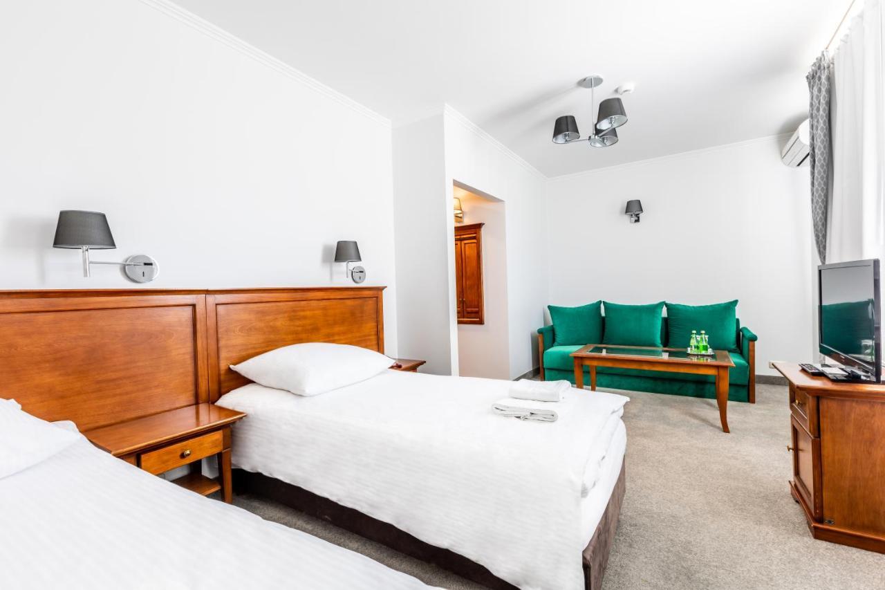 Hotel Pod Zlota Roza Kielce Luaran gambar