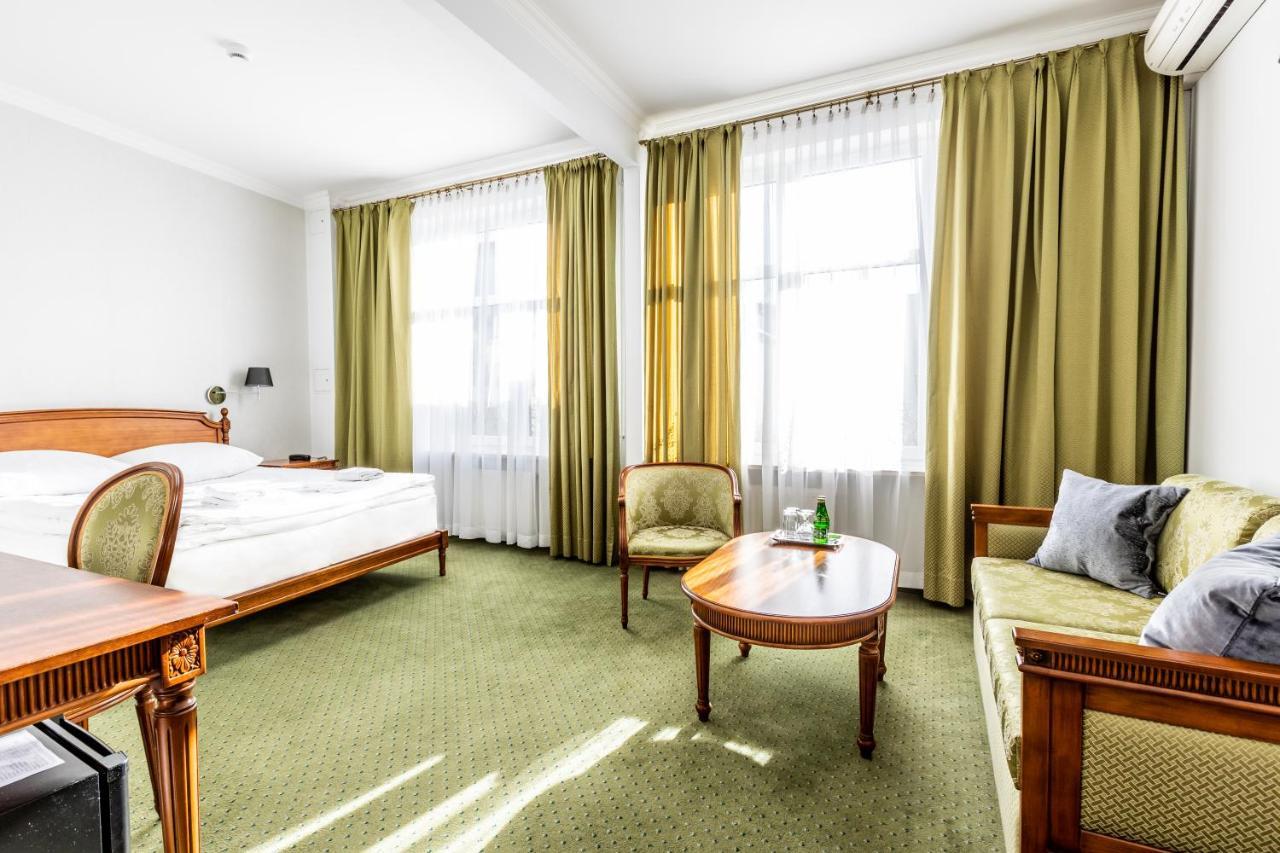 Hotel Pod Zlota Roza Kielce Luaran gambar