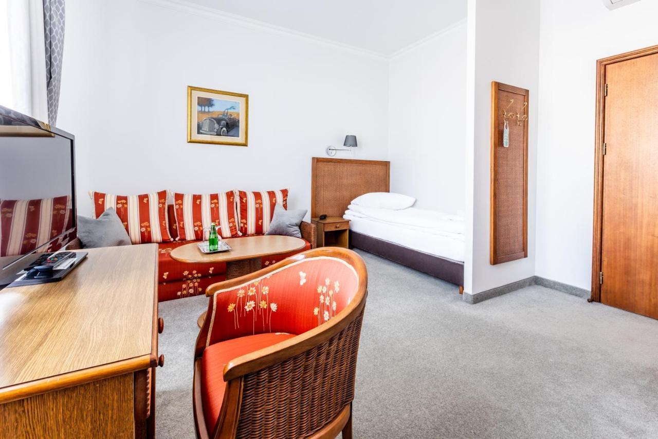 Hotel Pod Zlota Roza Kielce Luaran gambar