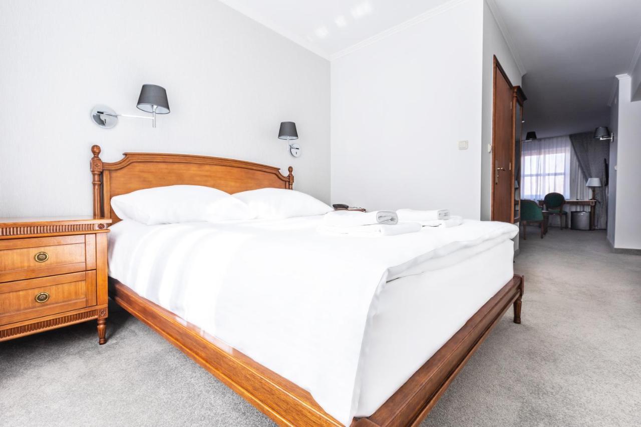 Hotel Pod Zlota Roza Kielce Luaran gambar