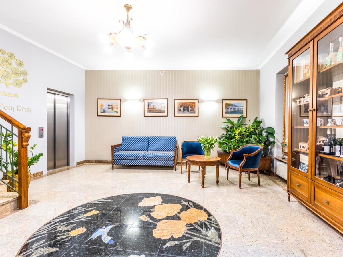 Hotel Pod Zlota Roza Kielce Luaran gambar