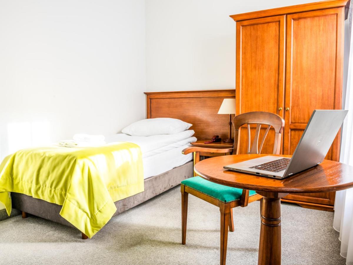 Hotel Pod Zlota Roza Kielce Luaran gambar